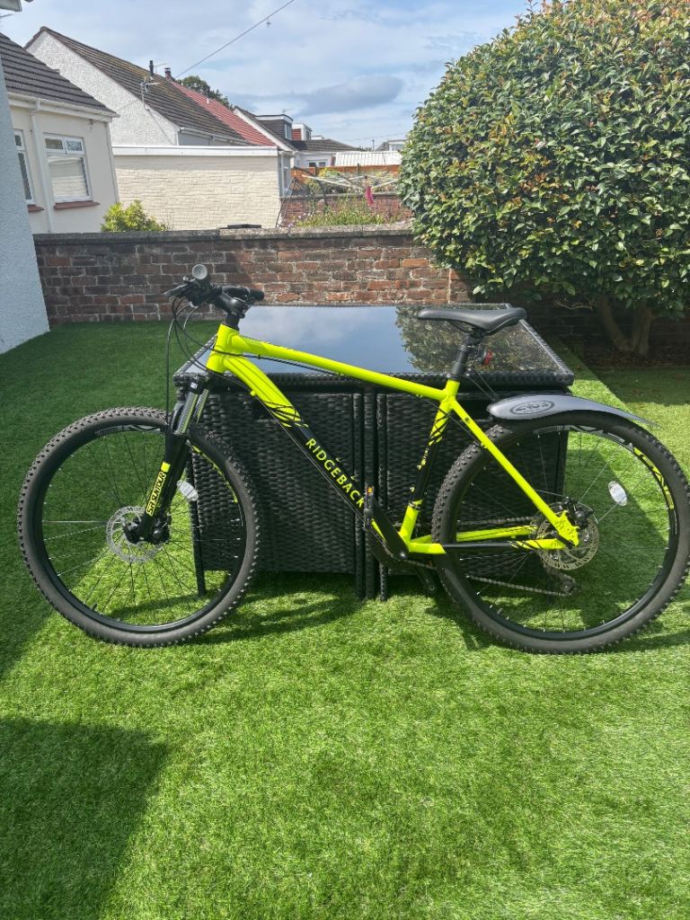Ridgeback T-Three Mountain Bike with Suntour Suspension