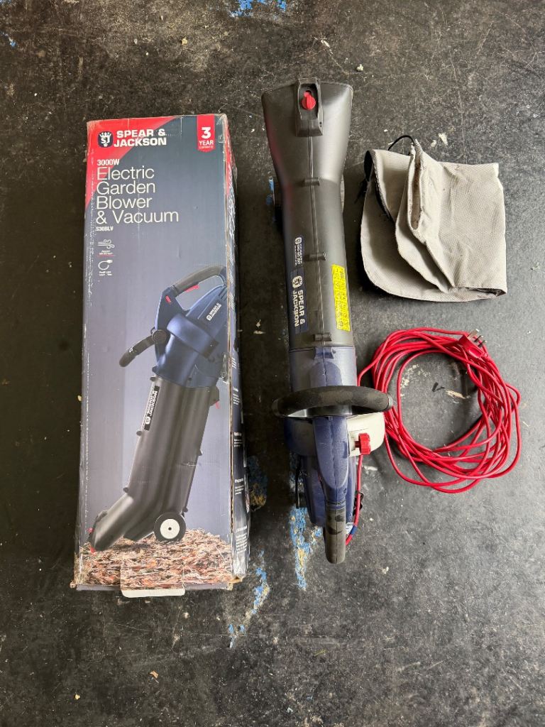 Spear & Jackson Electric Garden Blower & Vacuum – Good Condition