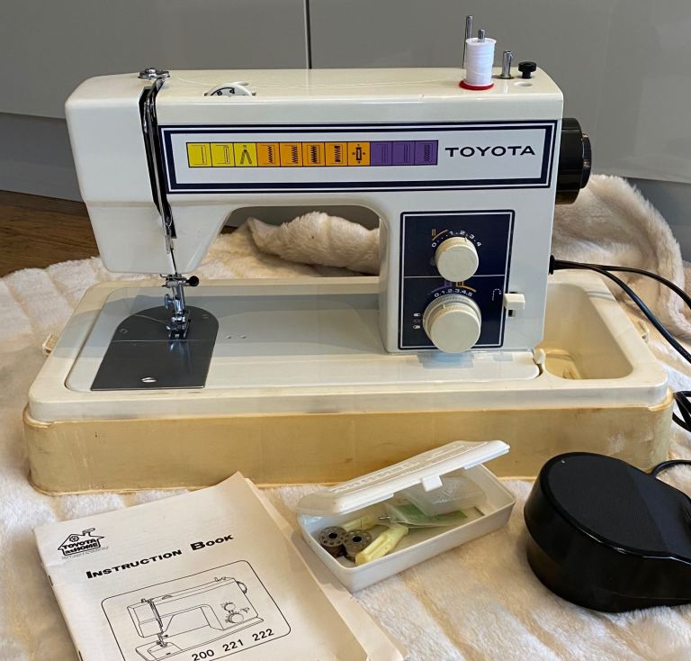 Toyota Model 222 Sewing Machine with Case – Good Condition