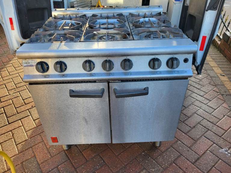 Falcon gas range.6 burner cooker
