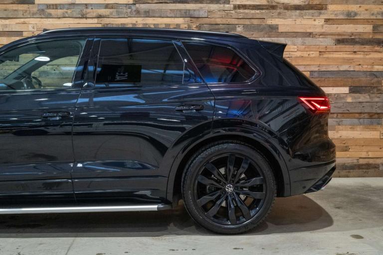 2021 Volkswagen Touareg 3.0 Touareg V6 Black Edition TDI Auto 4WD 5dr SUV Diesel Automatic