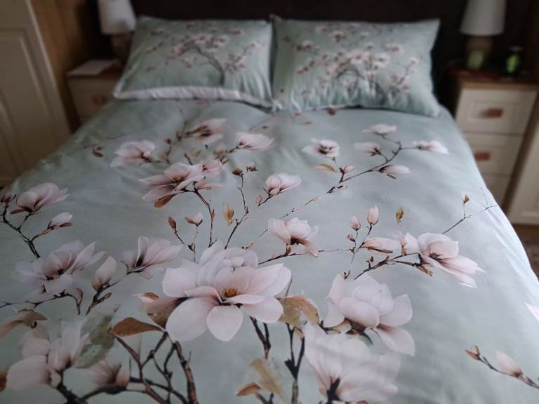 2 lovely duvets sets