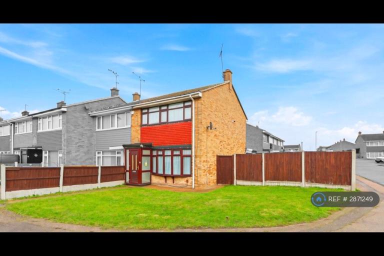 3 bedroom house in Byron Gardens, Tilbury, RM18 (3 bed) (#2871249)