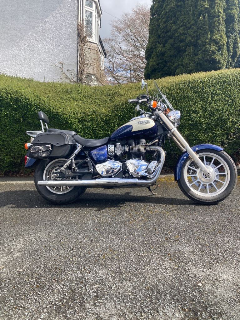 Triumph, BONNEVILLE,  America 2011, 865 (cc)