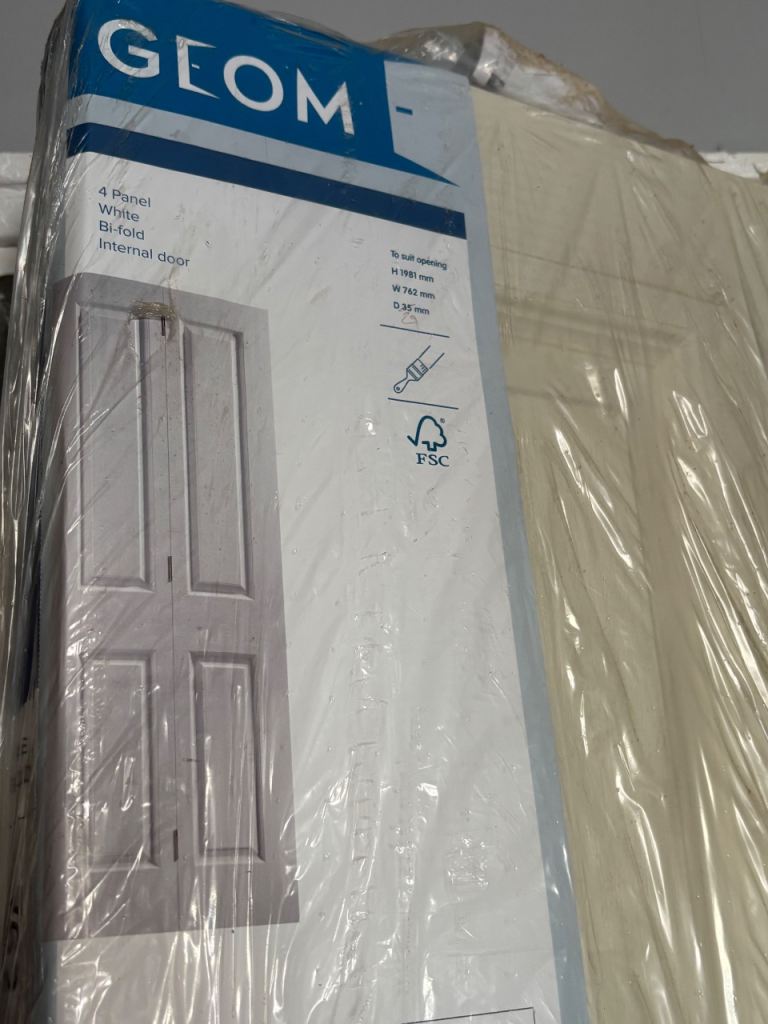 GEOM 4 Panel White Bi-Fold Internal Door – New
