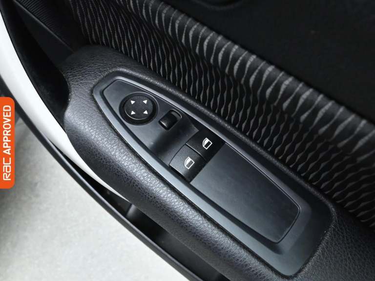 2016 BMW 1 Series 2.0 118d SE Hatchback 3dr Diesel Manual Euro 6 (s/s) (150 ps) Hatchback DIESEL ...