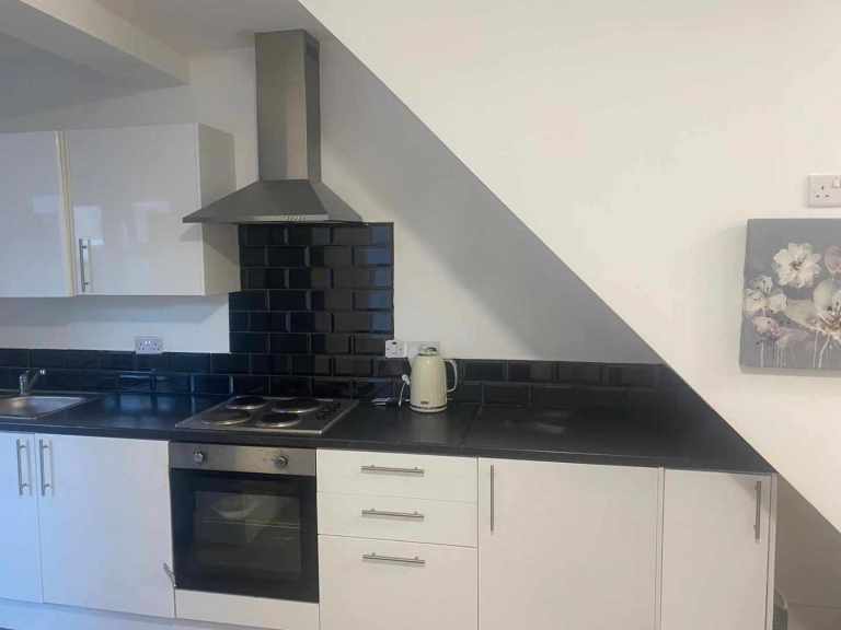2 Bed ground floor house with garden 