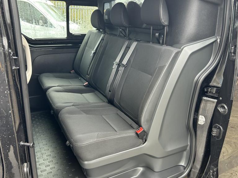 RENAULT TRAFIC 2.0 LL30 Blue dCi 170 Auto EDC Extra Sport Crew Cab Van 6 Seater