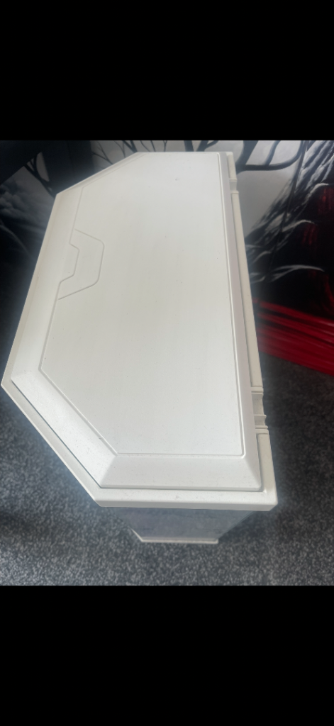 Amazing condition tall fish tank