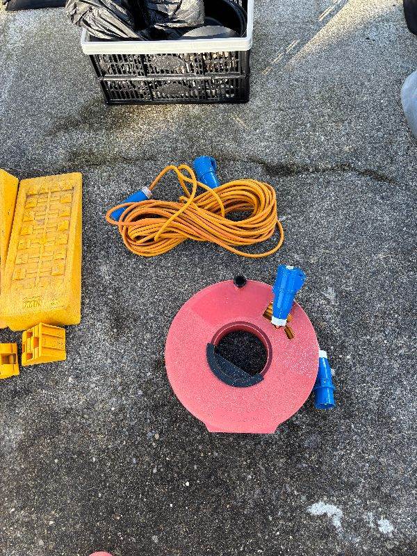 2 Caravan Electric Hook-Up Cables & Rollacord Reel 