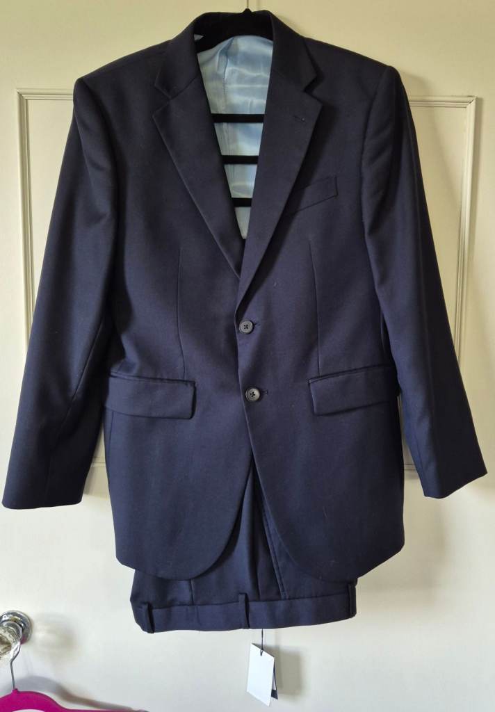 Charles Tyrwhitt/New wth Tags. Wool Trouser Suit. W34/L32/Jacket 38S