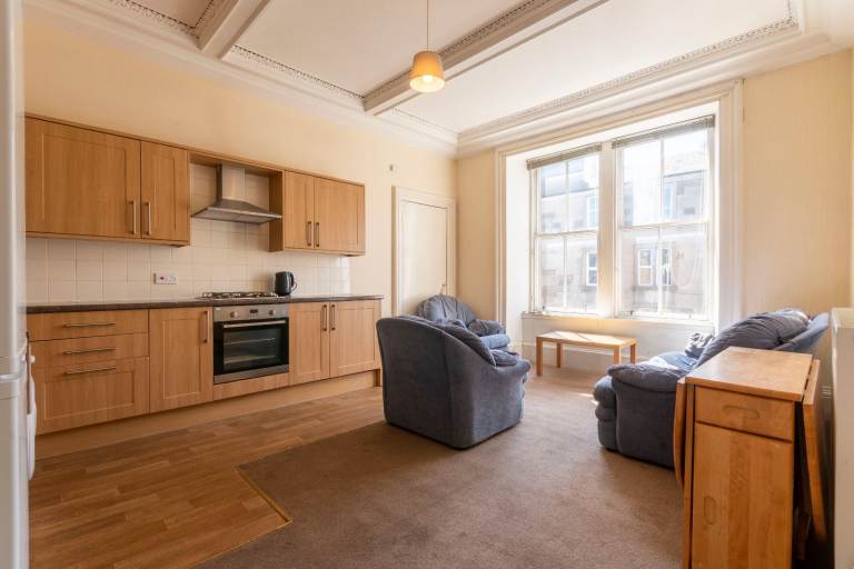 Fantastic, 3-bedroom, HMO property on Caledonian Road – available May