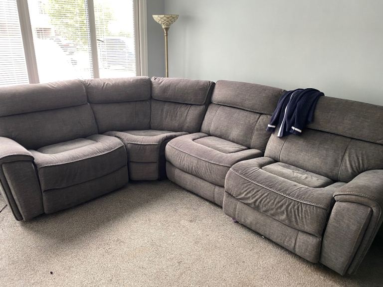 Free reclining sofa 
