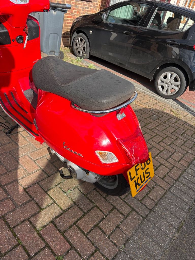 Piaggio, Gts VESPA, 2006, 244 (cc)