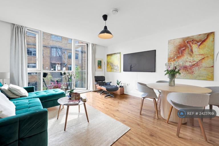 2 bedroom flat in Gowers Walk, London, E1 (2 bed) (#2423769)