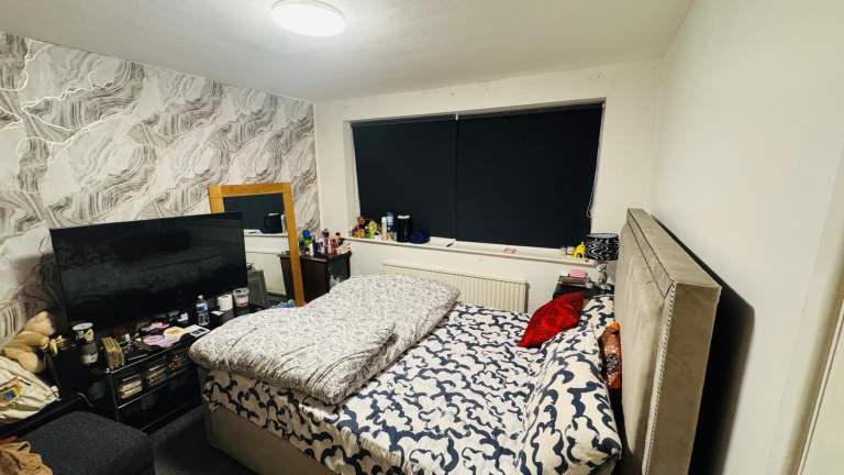 Double room ashton under lyne ol6 8ut