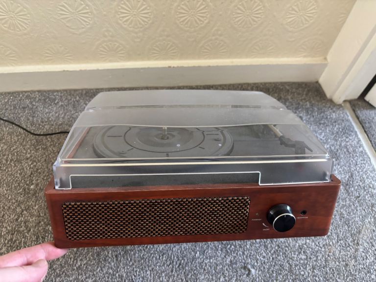 Bluetooth Turntable Player M49A – Good Condition