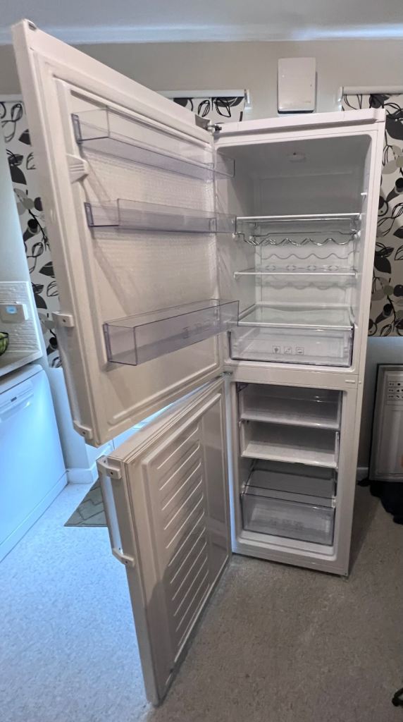 Beko Fridge Freezer – 50/50 