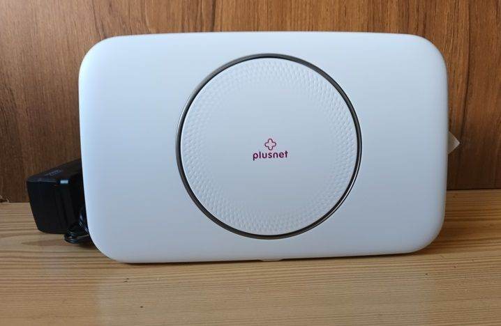 Plusnet Hub 2 Broadband Router – White, Good Condition