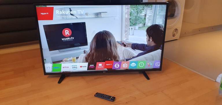 LARGE LG 50 INCH UHD HDR 4K SMART TV + REMOTE £130 inc FREE LOCAL DELIVERY