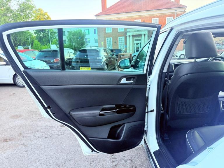 2019 Kia Sportage 1.6 CRDi EcoDynamics+ 4 DCT AWD Euro 6 (s/s) 5dr ESTATE Diesel/Electric Hybrid ...