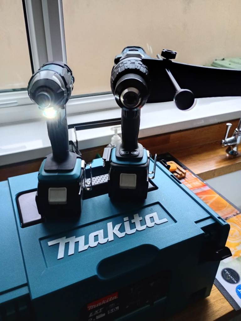 MAKITA DRILL SET