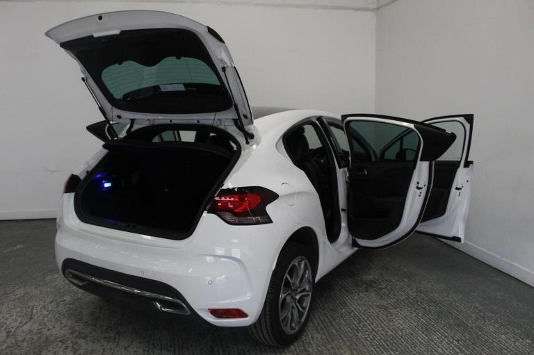 CITROEN DS4 1.6 e-HDi Airdream DStyle Nav Euro 5 (s/s) 5dr 2015
