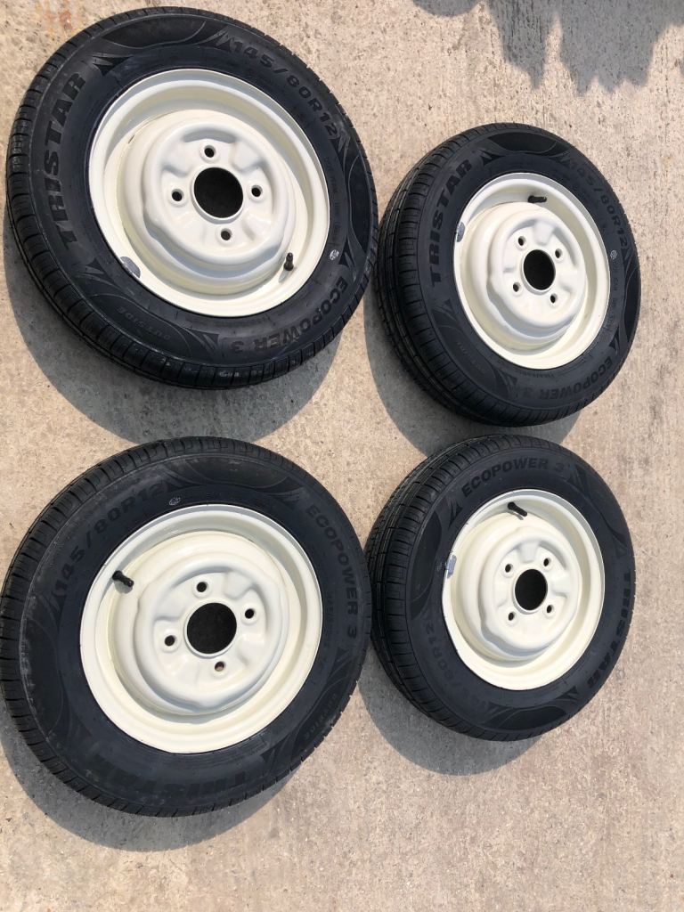 Austin Morris mg 1100 mk1 steel wheels and tyres