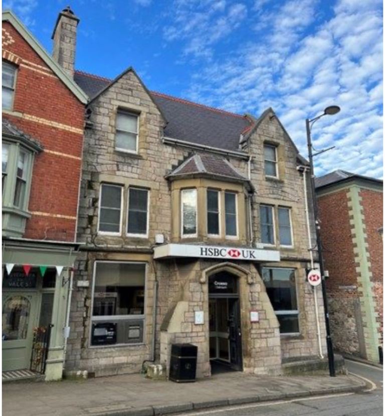 Prime Commercial Property to Let – Flexible Opportunity in Denbigh Town Centre