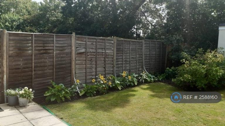 1 bedroom in Streatham, Streatham, SW16 (#2588160)