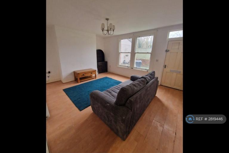 1 bedroom flat in Meanwood Road, Leeds, LS7 (1 bed) (#2819446)