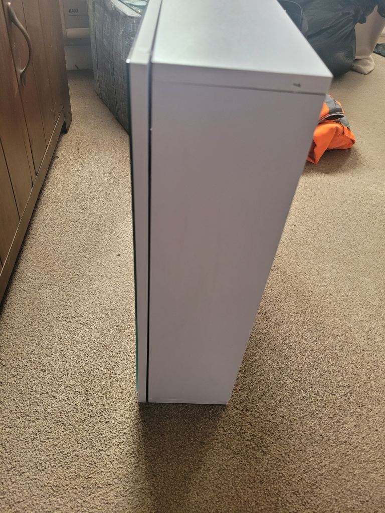 White Mirrored Bathroom Cabinet – Good Condition