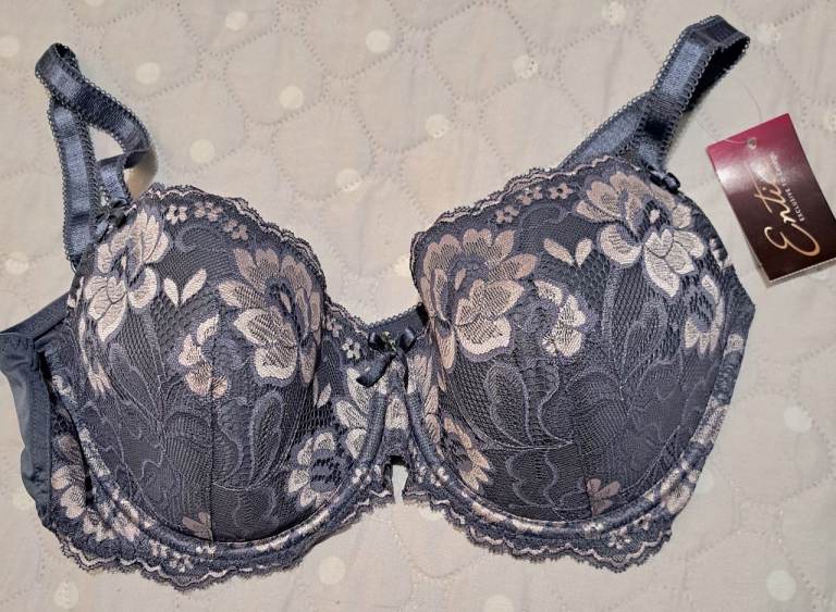 LADIES BRA   BNWT  - SIZE 36DD - DETAILS IN DESCRIPTION