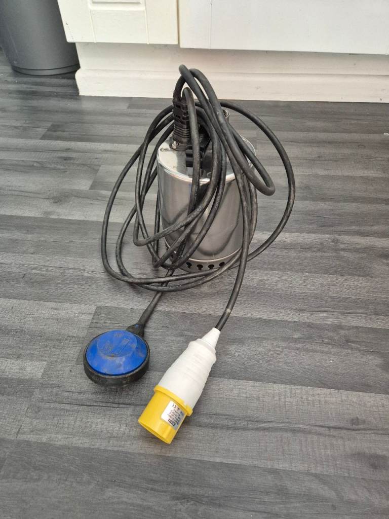 GRUNDFOS KP 250 KP250A1 FLOAT SWITCH 110V  SUBMERSIBLE PUMP. read description!!