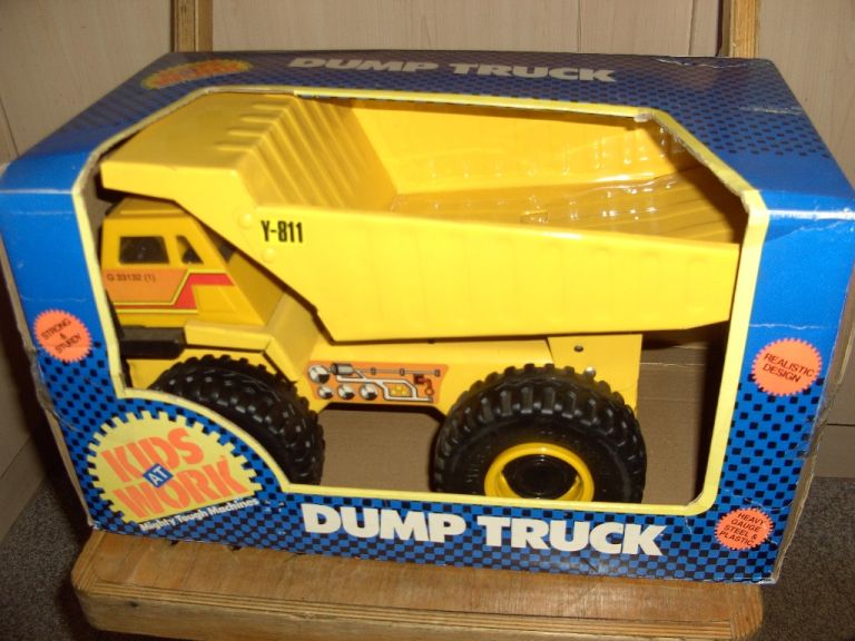 Kids at work dump truck