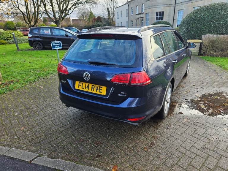 Volkswagen golf 1.6tdi bluemotion technology economy model estate £20 ayear tax FSH