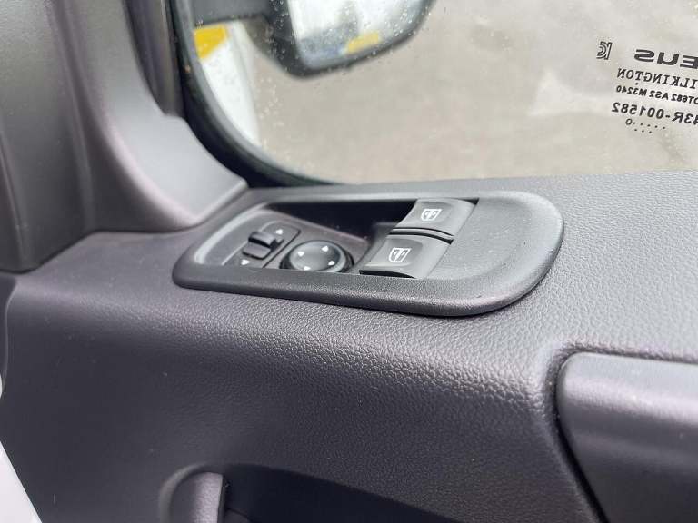 2021 Renault Master ZE 56KW FWD 3T1 L2 H2 ED MESS CREW CAB Unlisted Electric PANEL VAN Electric M...