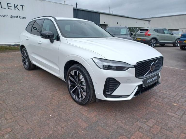 VOLVO XC60 2.0 B5P Plus Dark 5dr AWD Geartronic