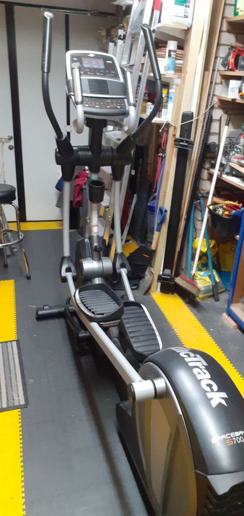 Cross trainer