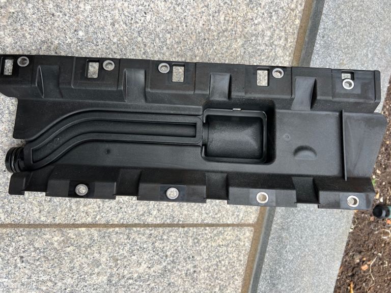 BMW OIL PUMP SUCTION PIPE