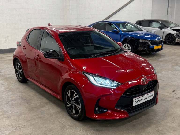 2024 Toyota Yaris 74 REG Yaris 1.5 Hybrid Electric Design 5dr Auto salvage damaged repairable Hat...