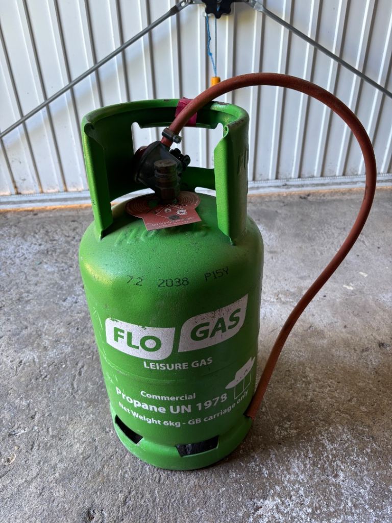 Empty Gas BBQ Bottle & Regulator