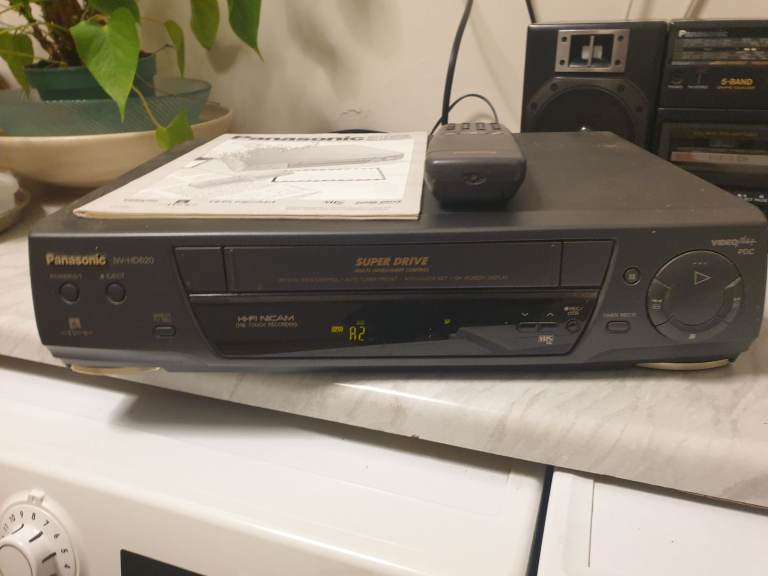 Vhs video recorder and player 