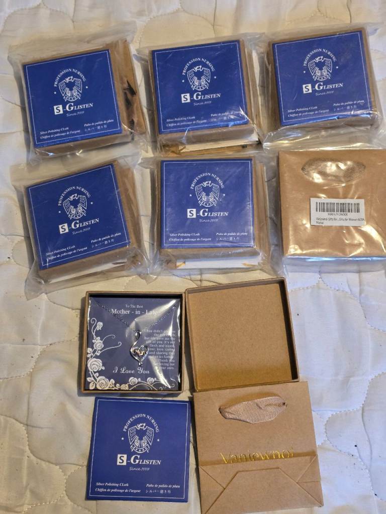Lot of 7 Mother-In-Law Gift Necklace Sets - Vaniewnol Heart Pendant (New)