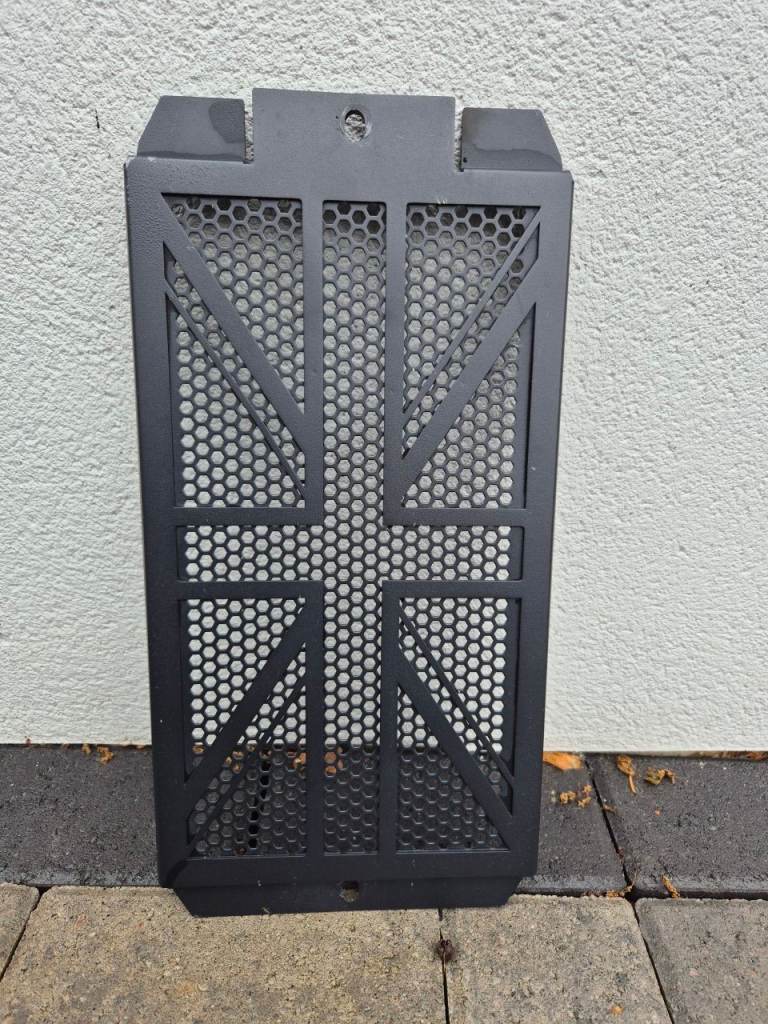 Triumph Radiator guard