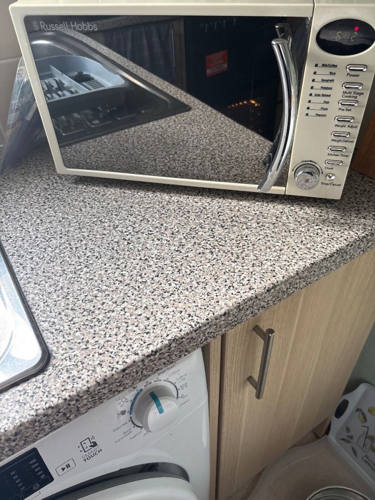 Russell Hobbs Microwave Oven - Cream, Good Condition
