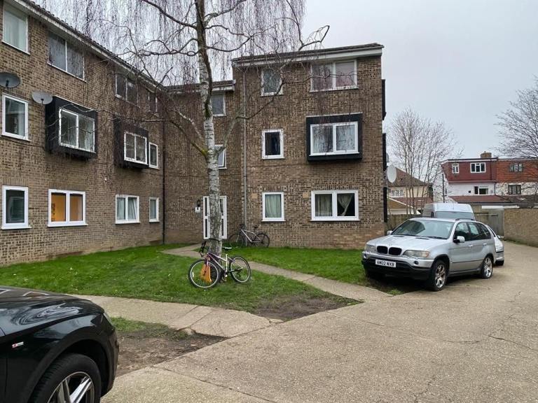 2 Bedroom Flat – Oldpark Mews, Heston, TW5 0QD