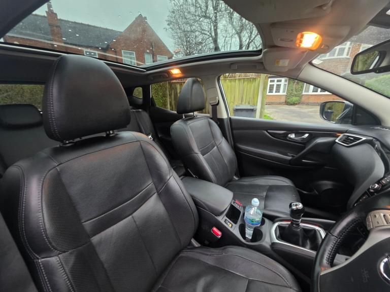 2015 Nissan Qashqai 1.5 dCi Tekna 5dr HATCHBACK Diesel Manual