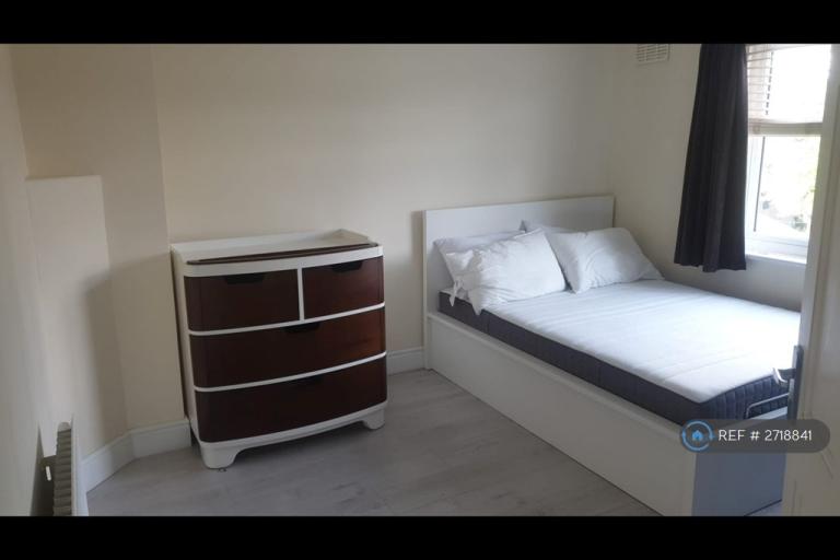 1 bedroom in Meadway, Enfield, EN3 (#2718841)