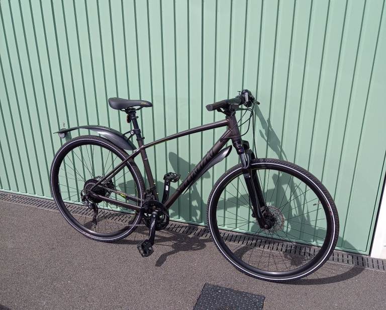 As new - Specialized CrossTrail Sport (medium)